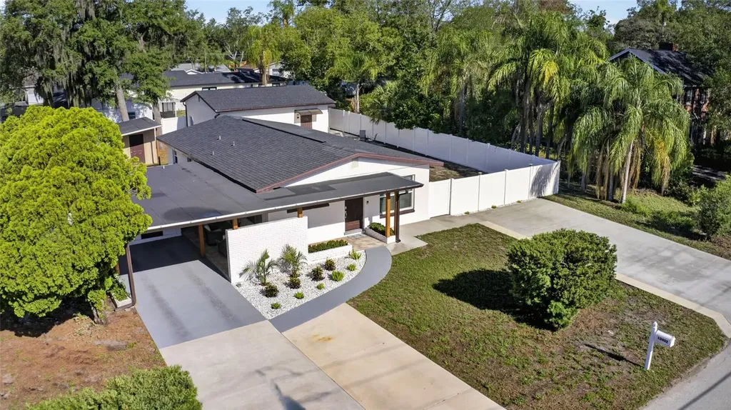 10402 N Pawnee Avenue Tampa FL 33617