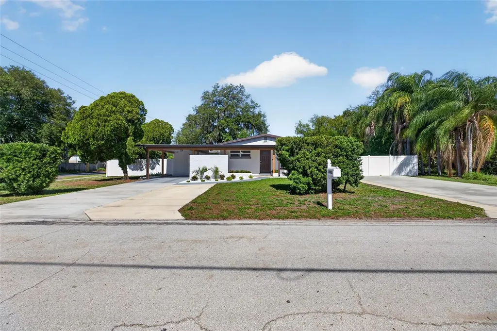 10402 N Pawnee Avenue Tampa FL 33617