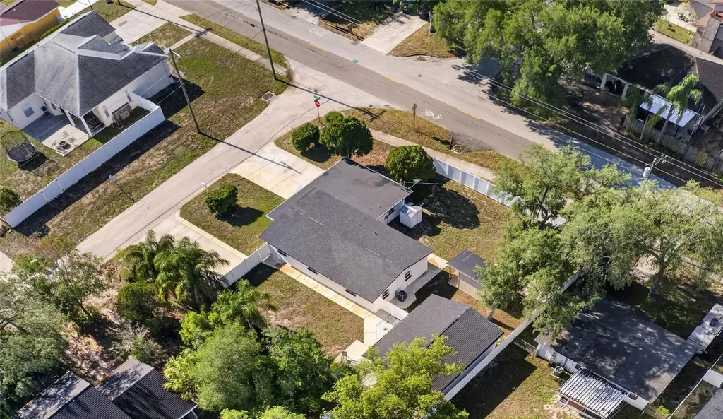 10402 N Pawnee Avenue Tampa FL 33617