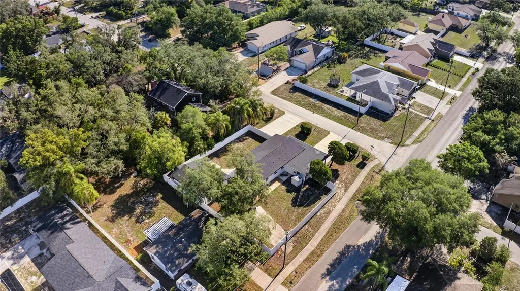 10402 N Pawnee Avenue Tampa FL 33617