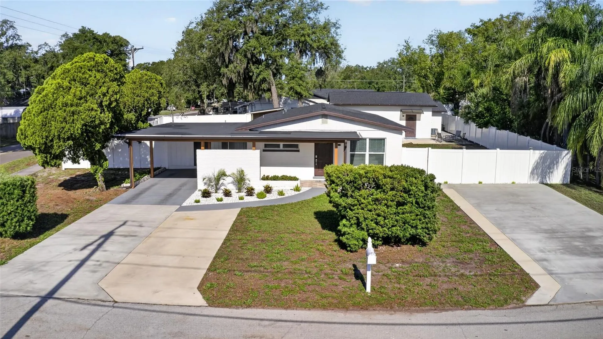 10402 N Pawnee Avenue Tampa FL 33617