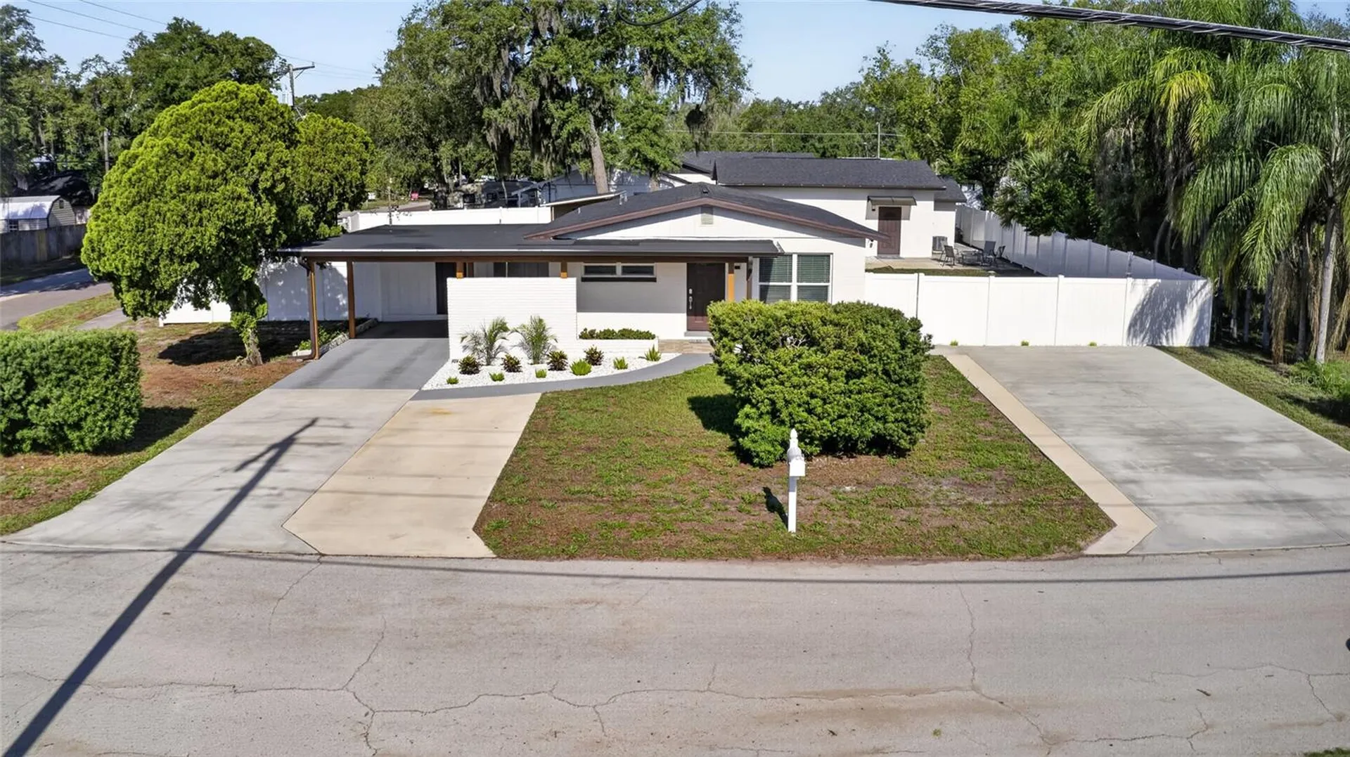 10402 N Pawnee Avenue Tampa FL 33617
