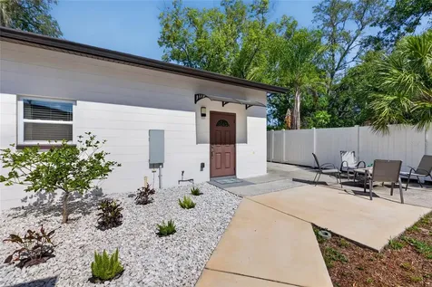10402 N Pawnee Avenue Tampa FL 33617