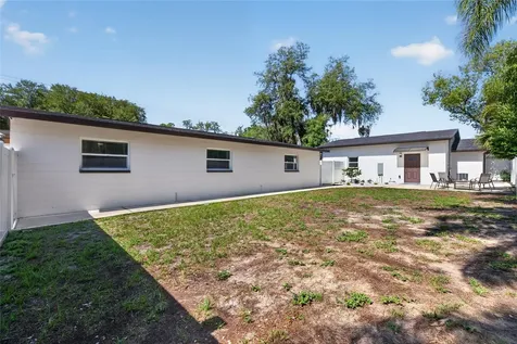 10402 N Pawnee Avenue Tampa FL 33617