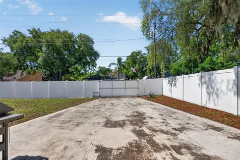10402 N Pawnee Avenue Tampa FL 33617