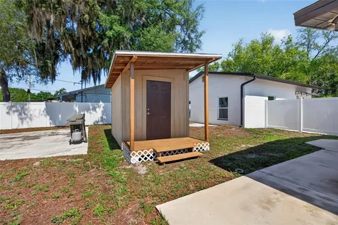 10402 N Pawnee Avenue Tampa FL 33617