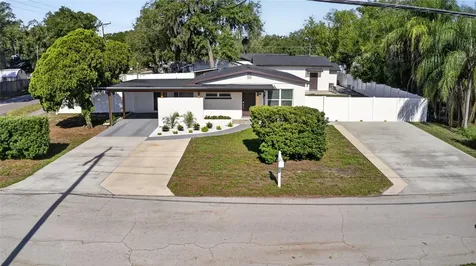 10402 N Pawnee Avenue Tampa FL 33617