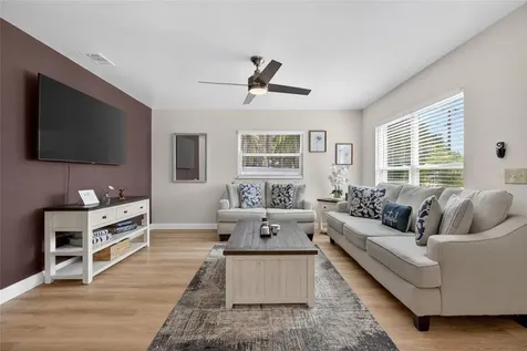 10402 N Pawnee Avenue Tampa FL 33617