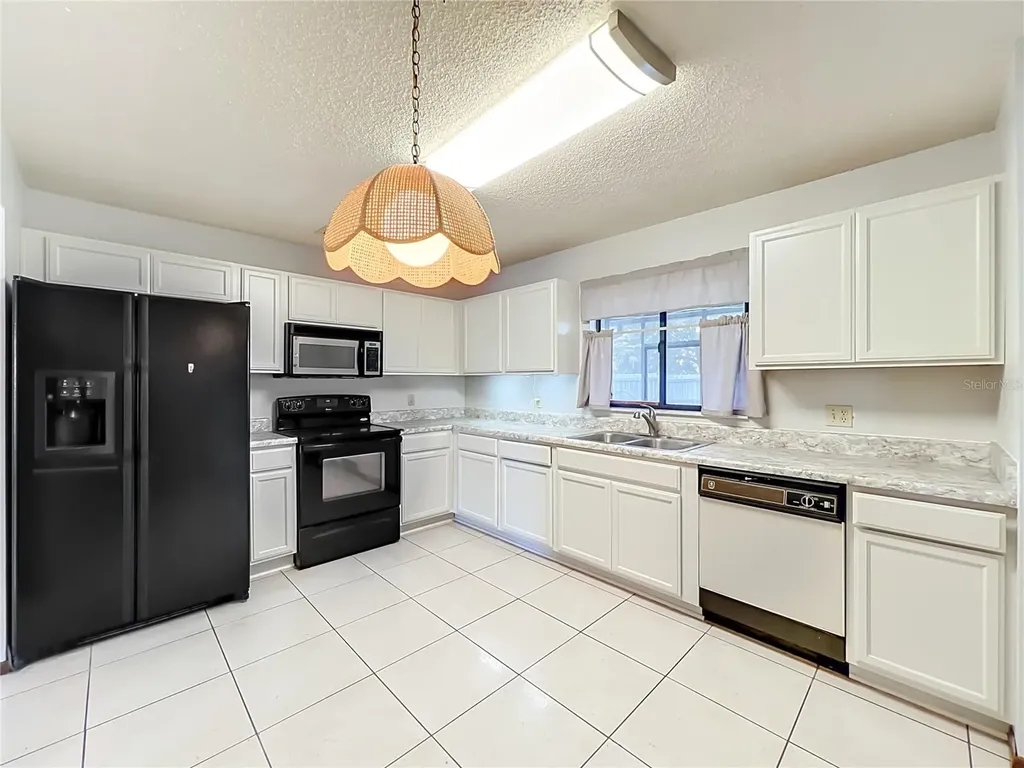 2205 Fairmont Circle Orlando FL 32837