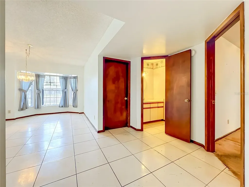 2205 Fairmont Circle Orlando FL 32837