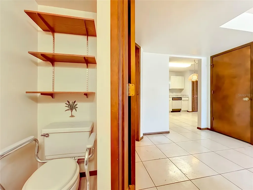 2205 Fairmont Circle Orlando FL 32837