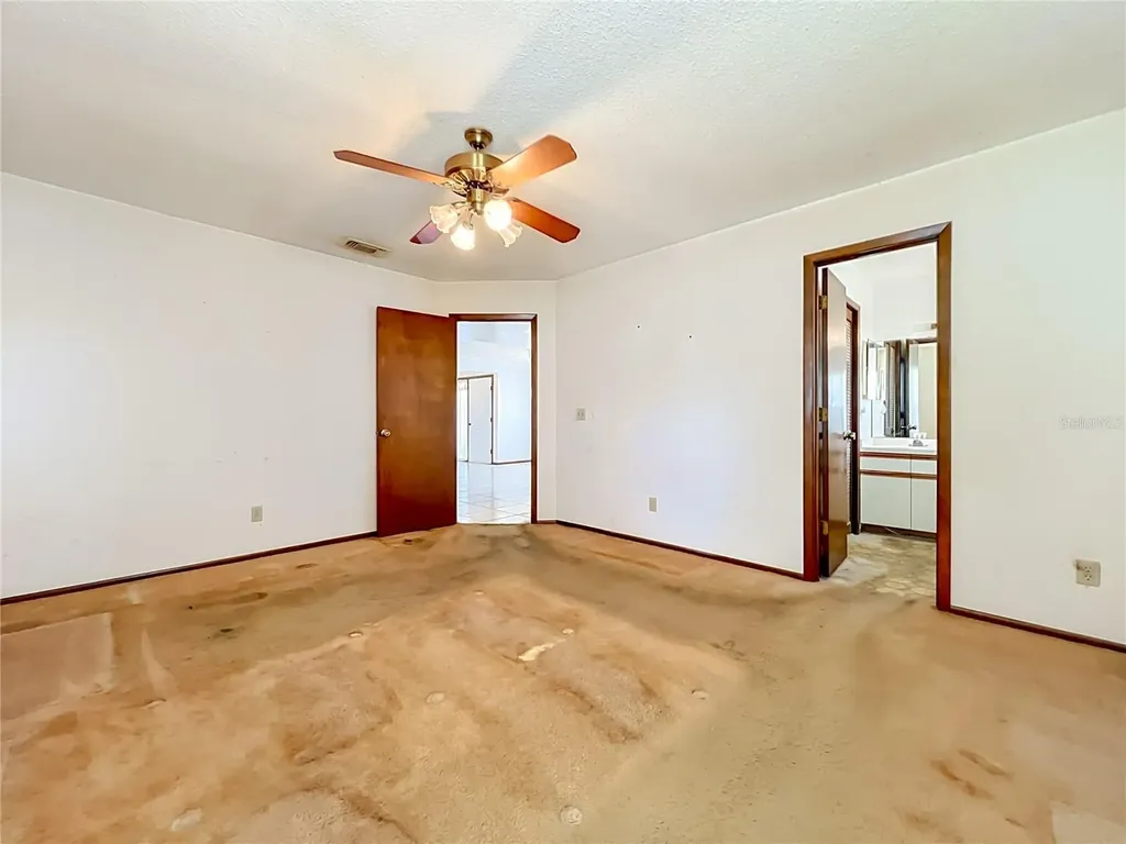 2205 Fairmont Circle Orlando FL 32837