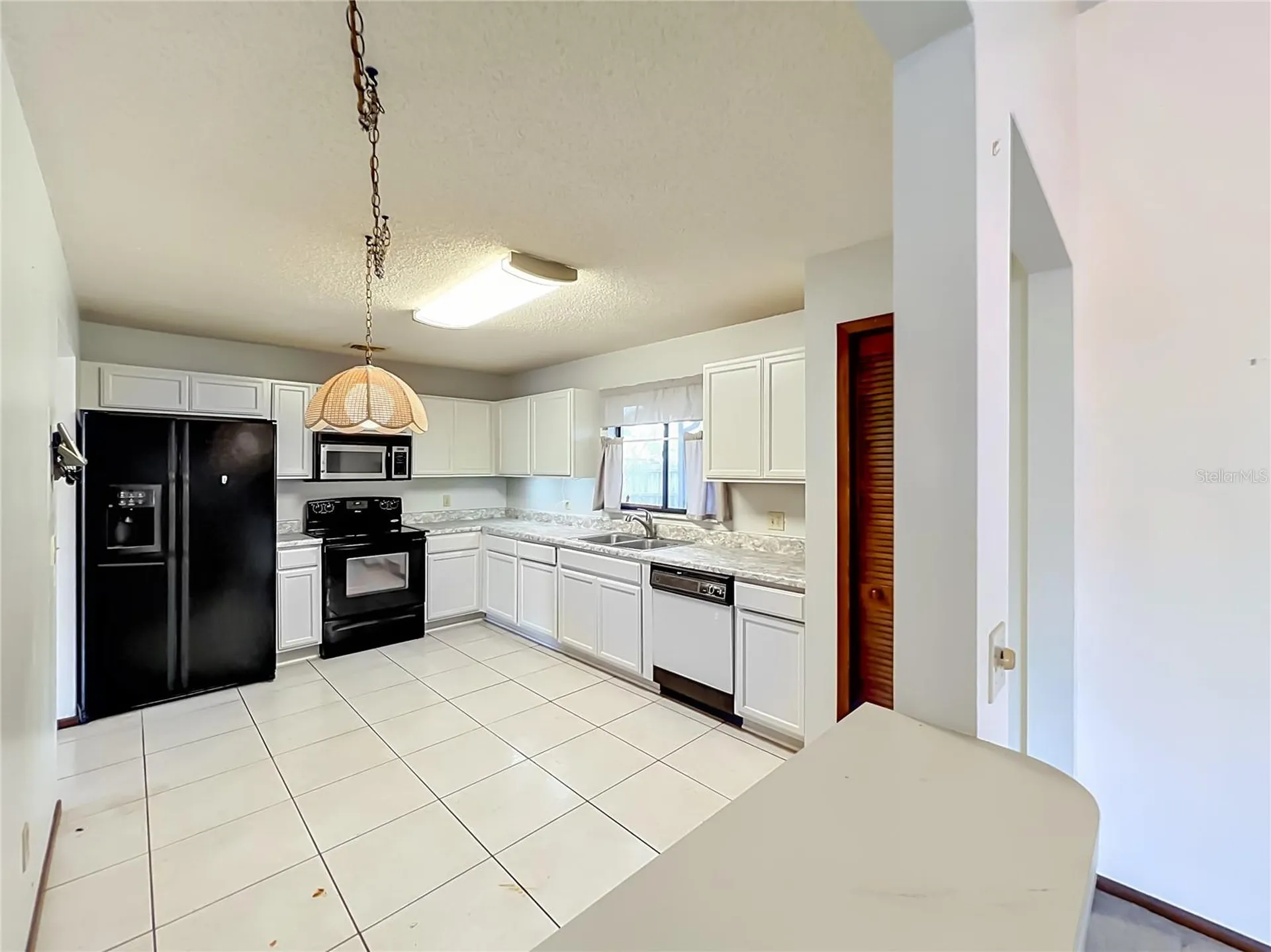 2205 Fairmont Circle Orlando FL 32837