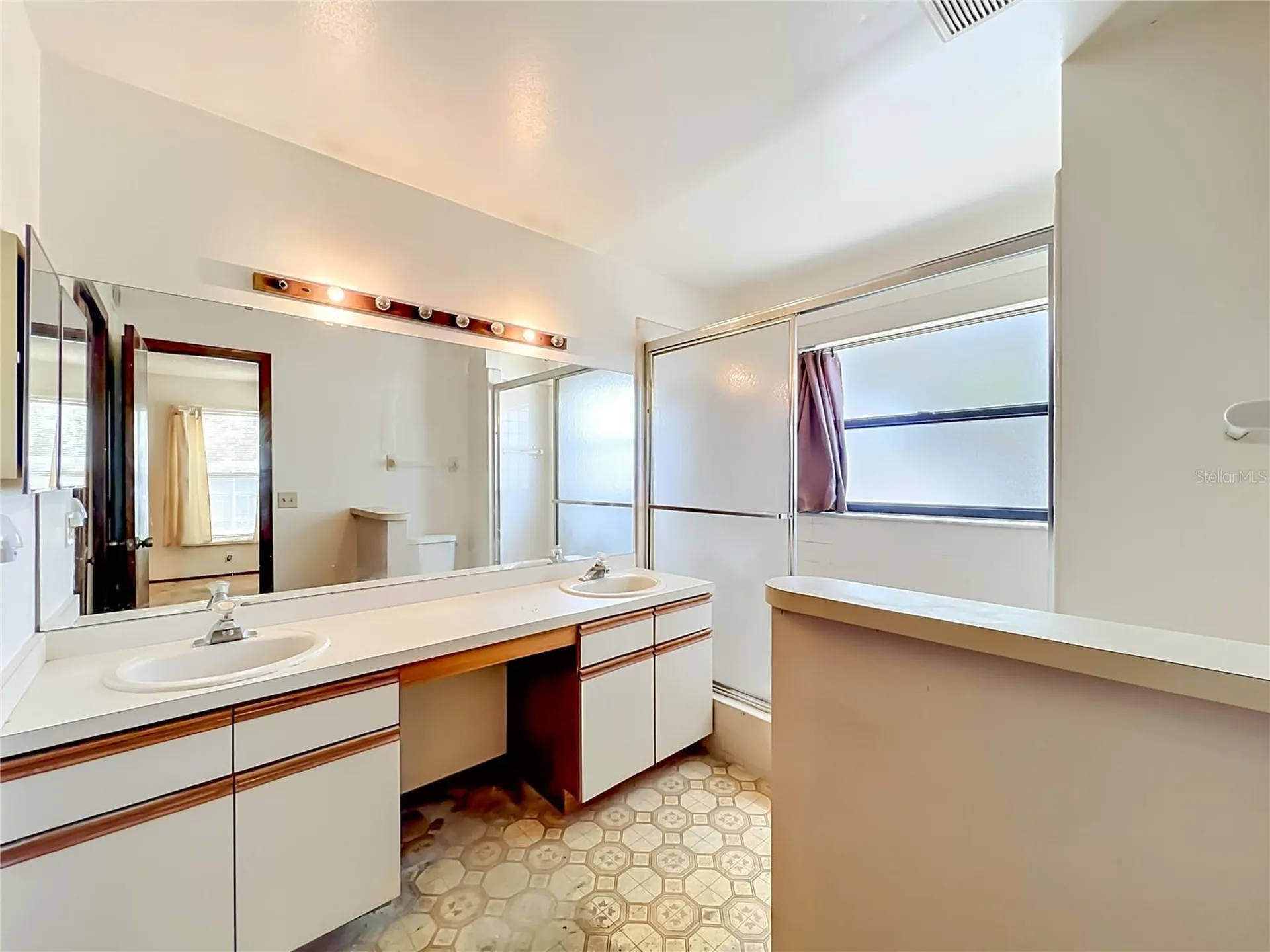 2205 Fairmont Circle Orlando FL 32837