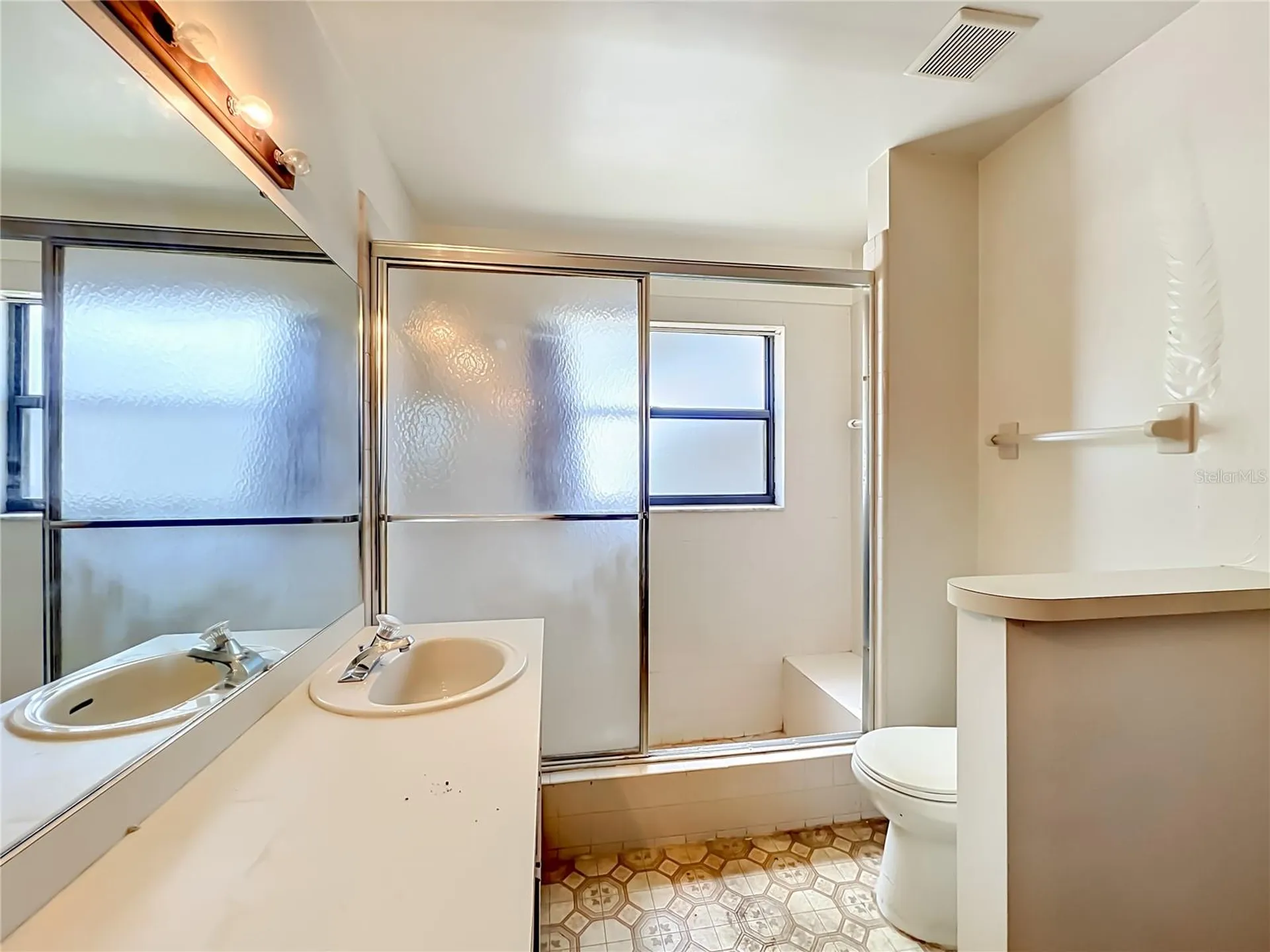 2205 Fairmont Circle Orlando FL 32837