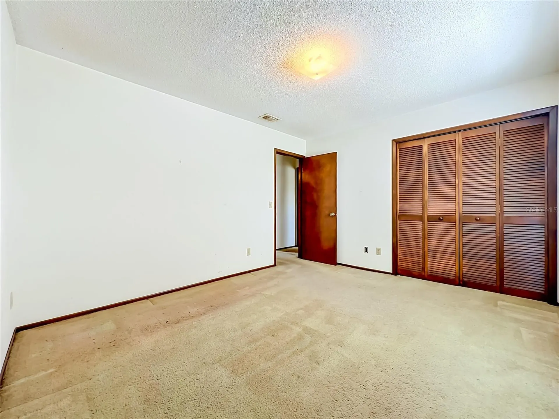 2205 Fairmont Circle Orlando FL 32837