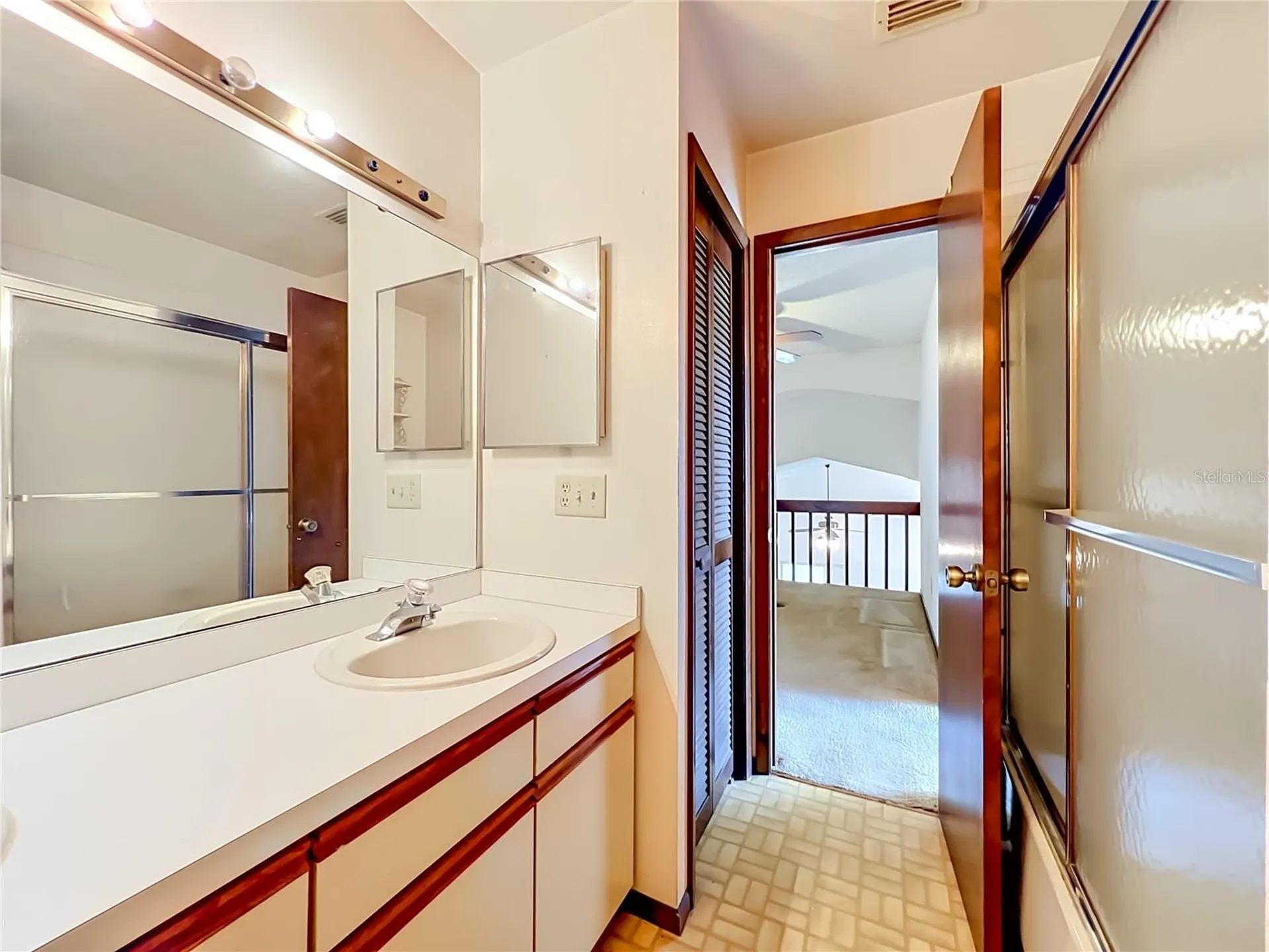 2205 Fairmont Circle Orlando FL 32837