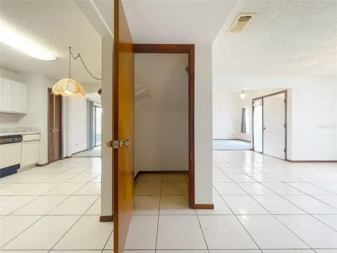2205 Fairmont Circle Orlando FL 32837