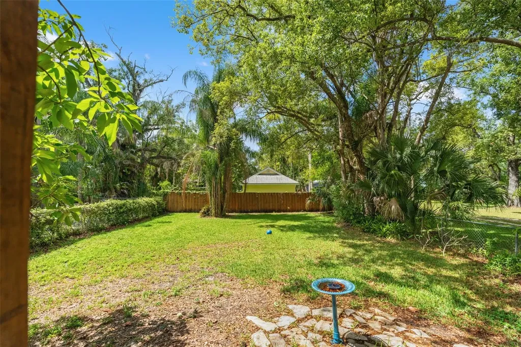 904 W Henry Avenue Tampa FL 33604