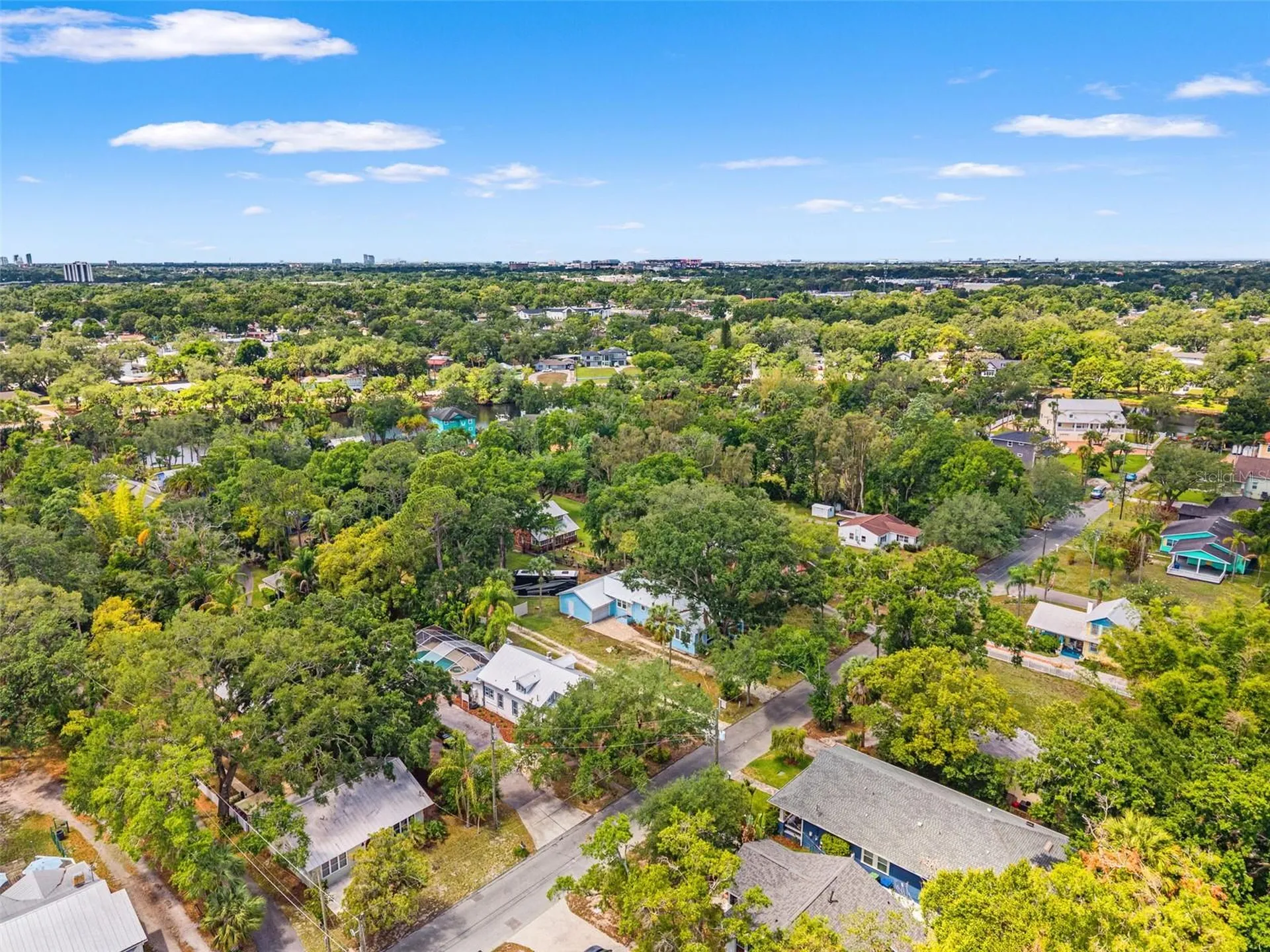904 W Henry Avenue Tampa FL 33604