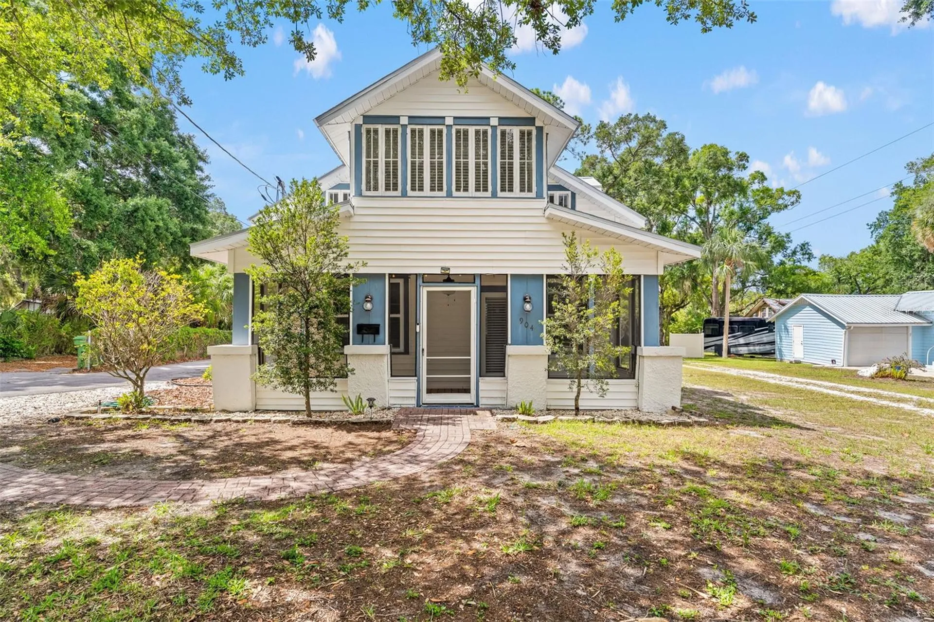 904 W Henry Avenue Tampa FL 33604