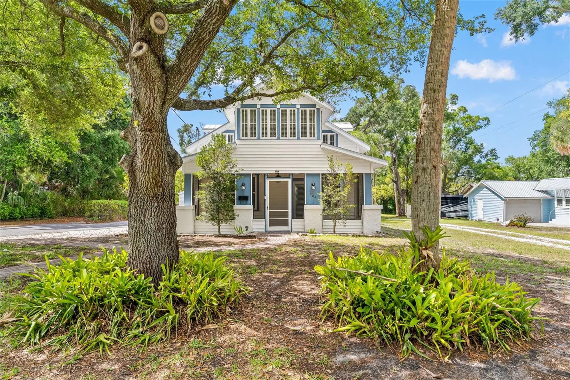 904 W Henry Avenue Tampa FL 33604