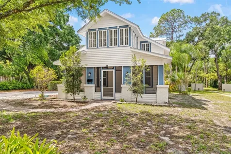 904 W Henry Avenue Tampa FL 33604