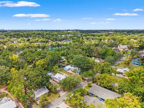 904 W Henry Avenue Tampa FL 33604
