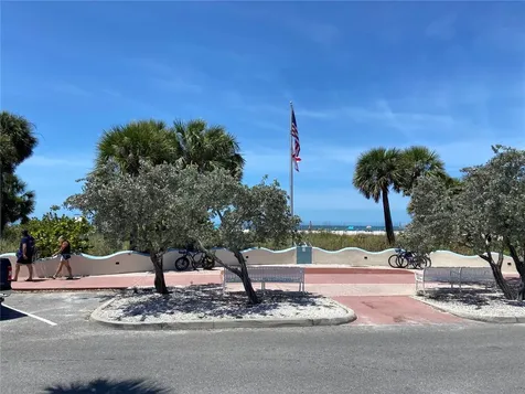 605 69th St Pete Beach FL 33706