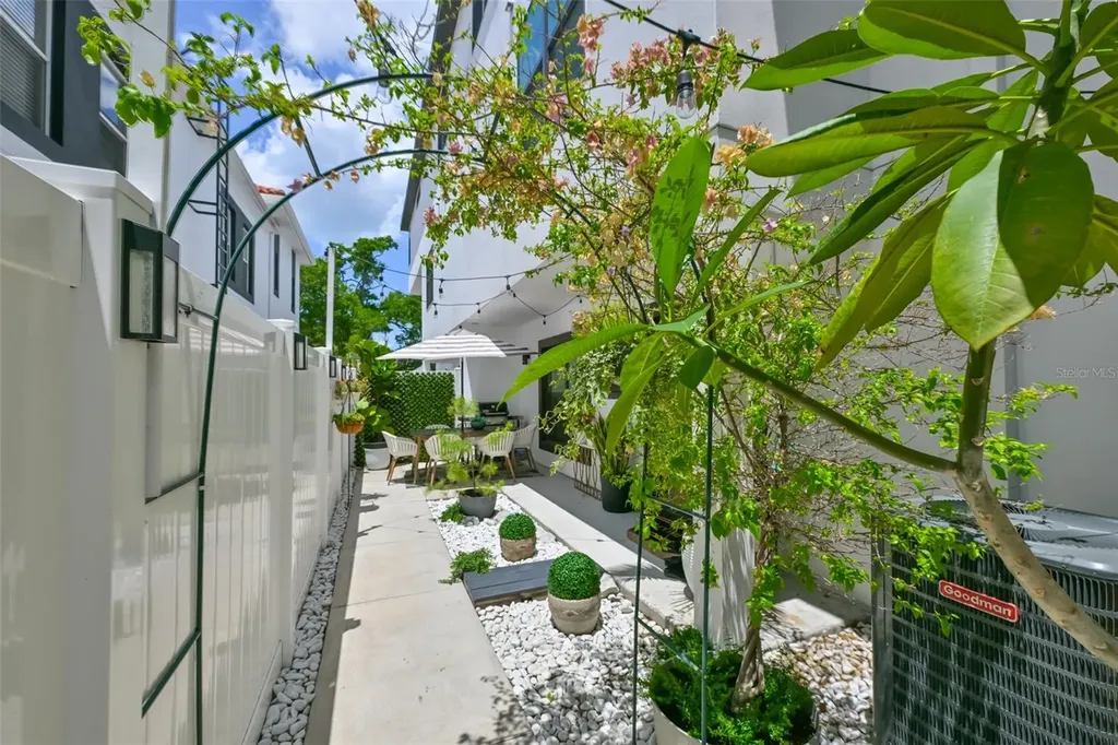 405 S Westland Avenue Tampa FL 33606