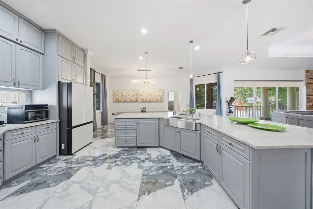8286 N 97th N Street Seminole FL 33777