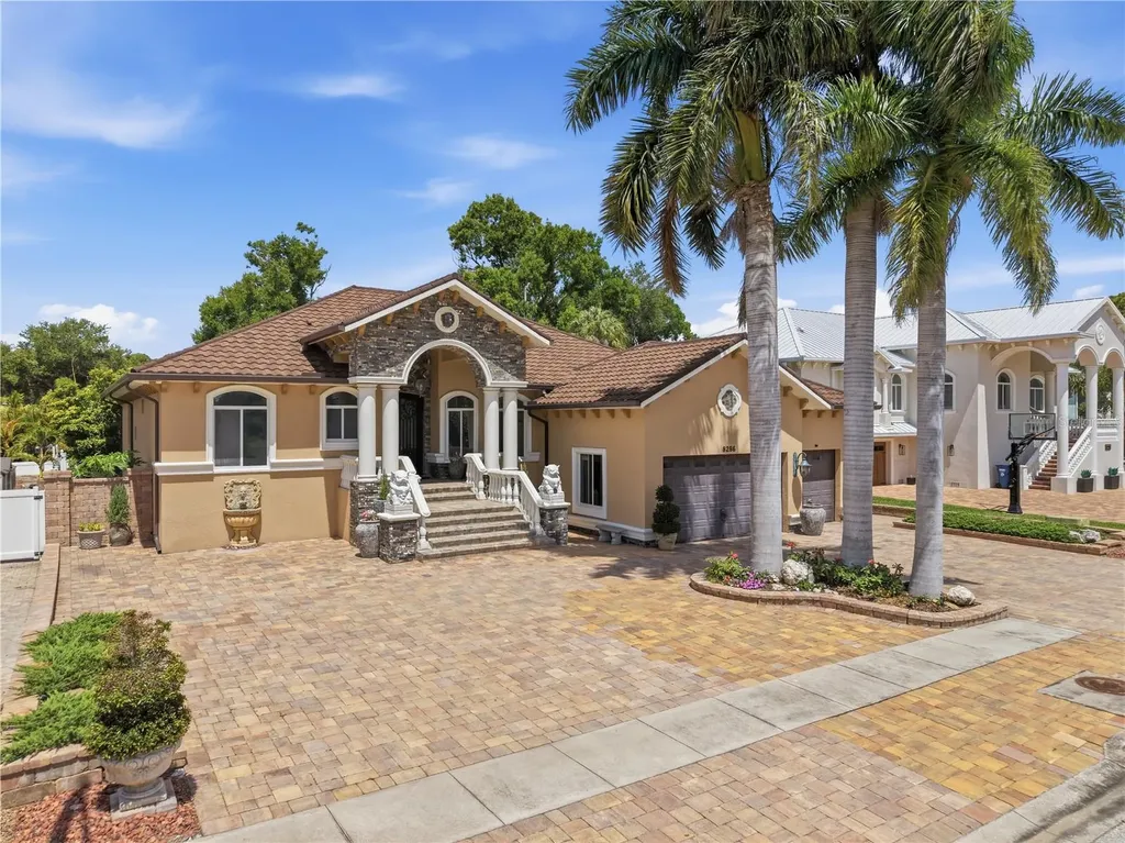 8286 N 97th N Street Seminole FL 33777