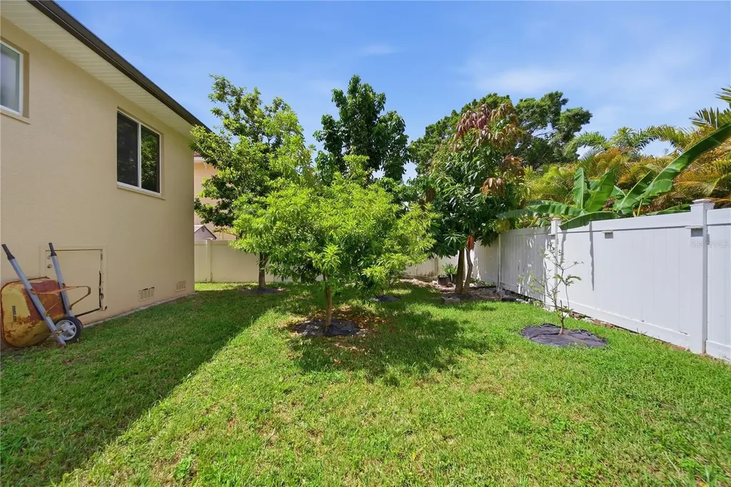 8286 N 97th N Street Seminole FL 33777
