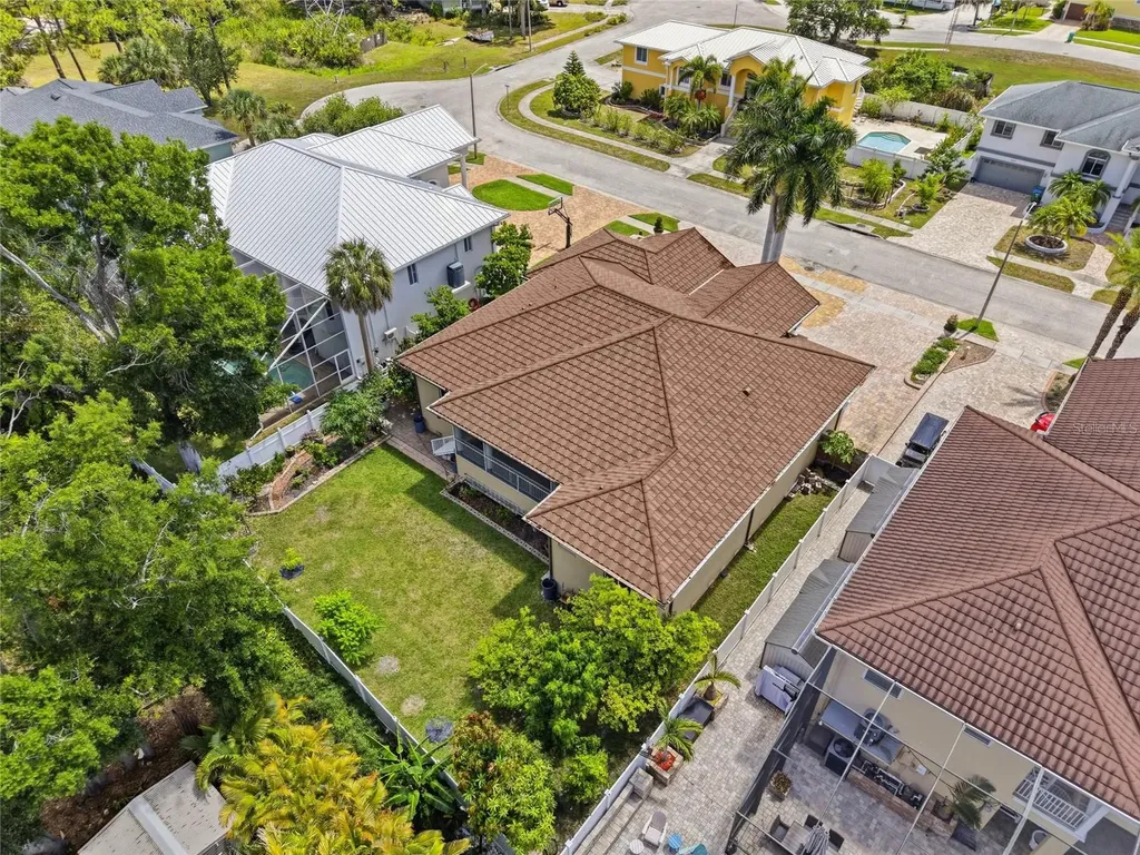 8286 N 97th N Street Seminole FL 33777