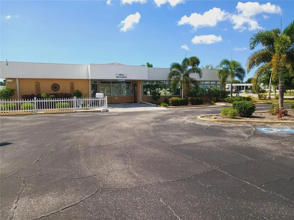 5221 Beechmont Avenue Sarasota FL 34234