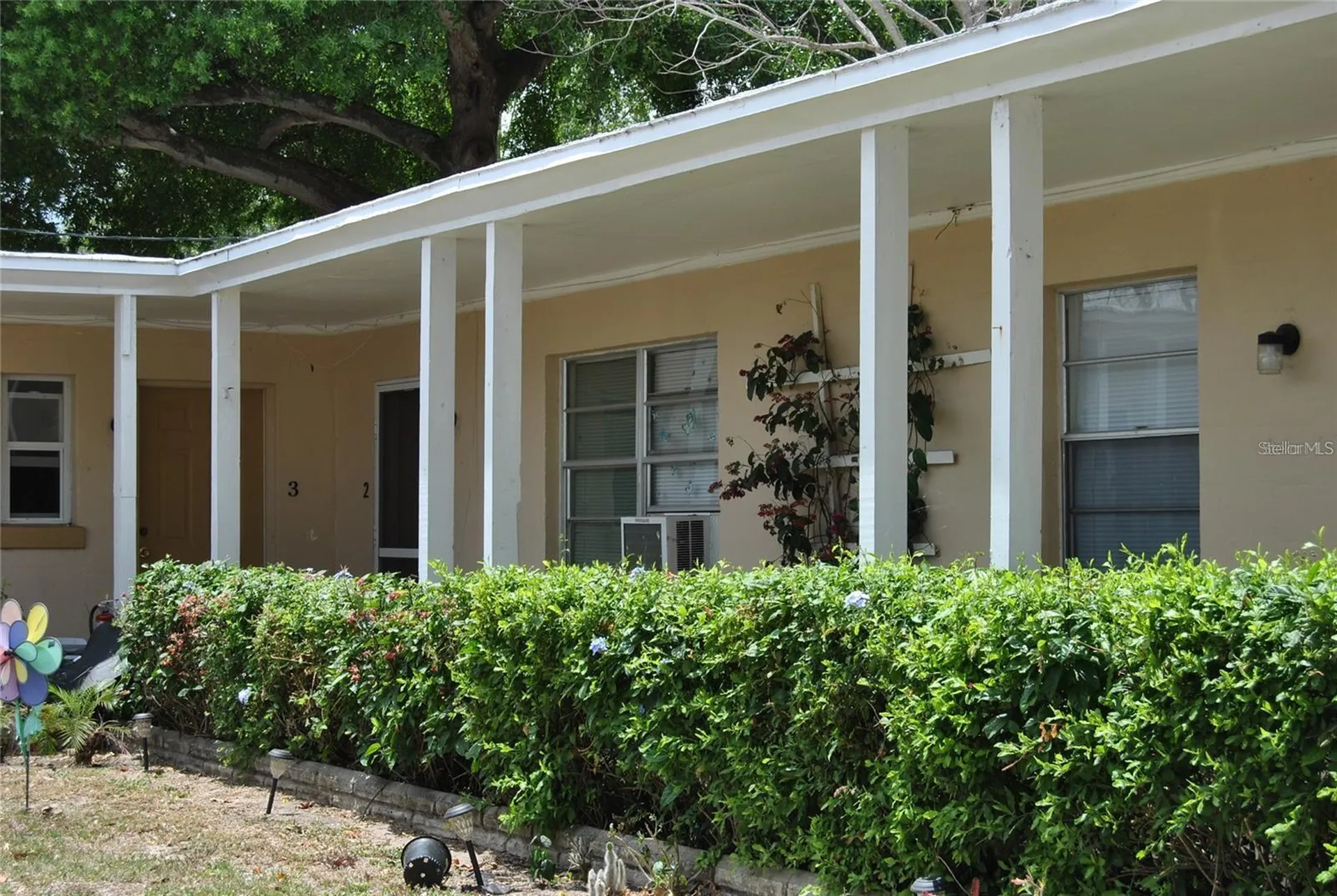 203 W Wall Street Frostproof FL 33843
