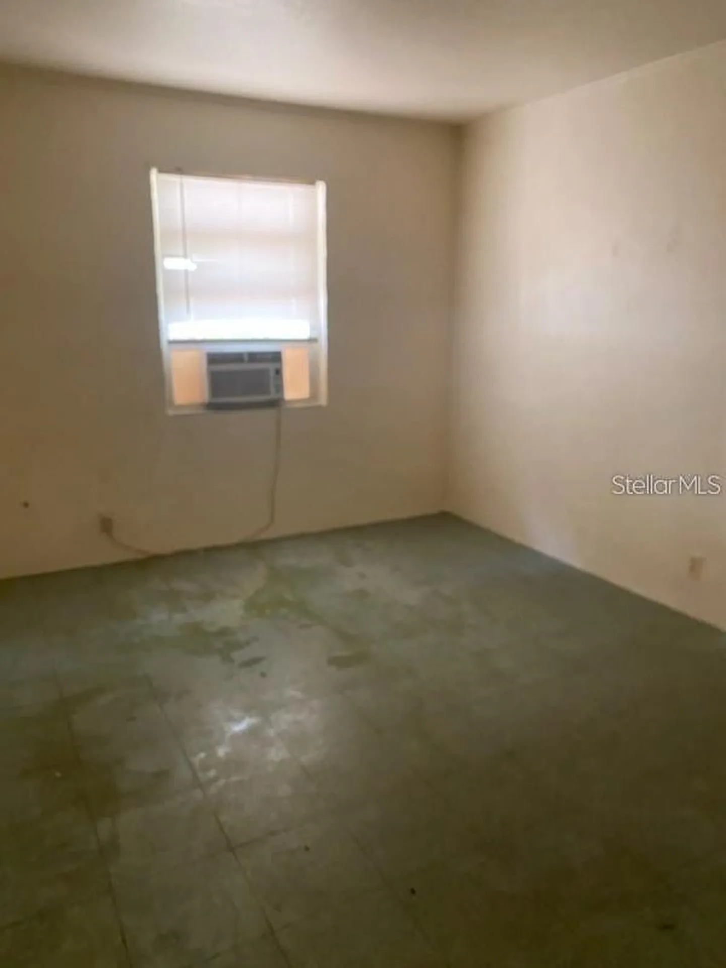 203 W Wall Street Frostproof FL 33843