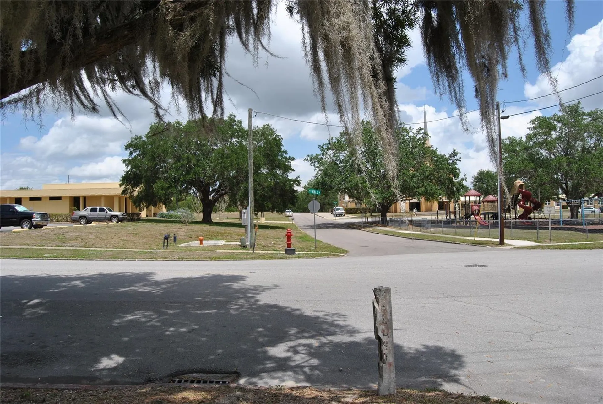 203 W Wall Street Frostproof FL 33843