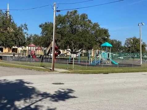 203 W Wall Street Frostproof FL 33843