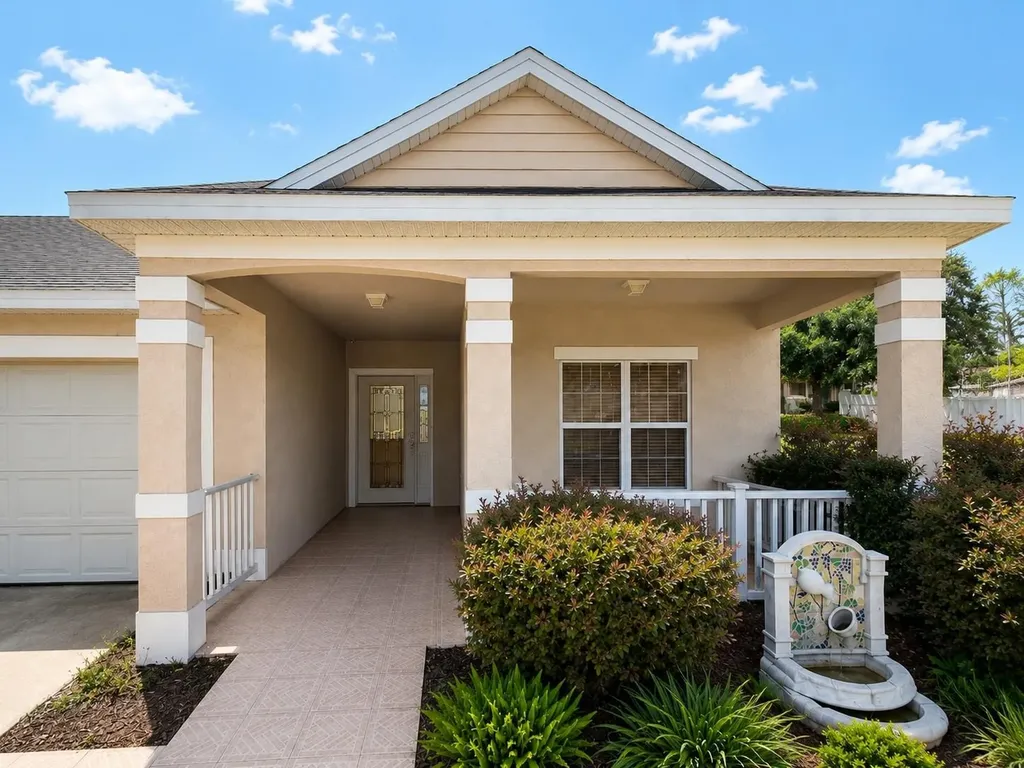 1333 Kellogg Drive Tavares FL 32778