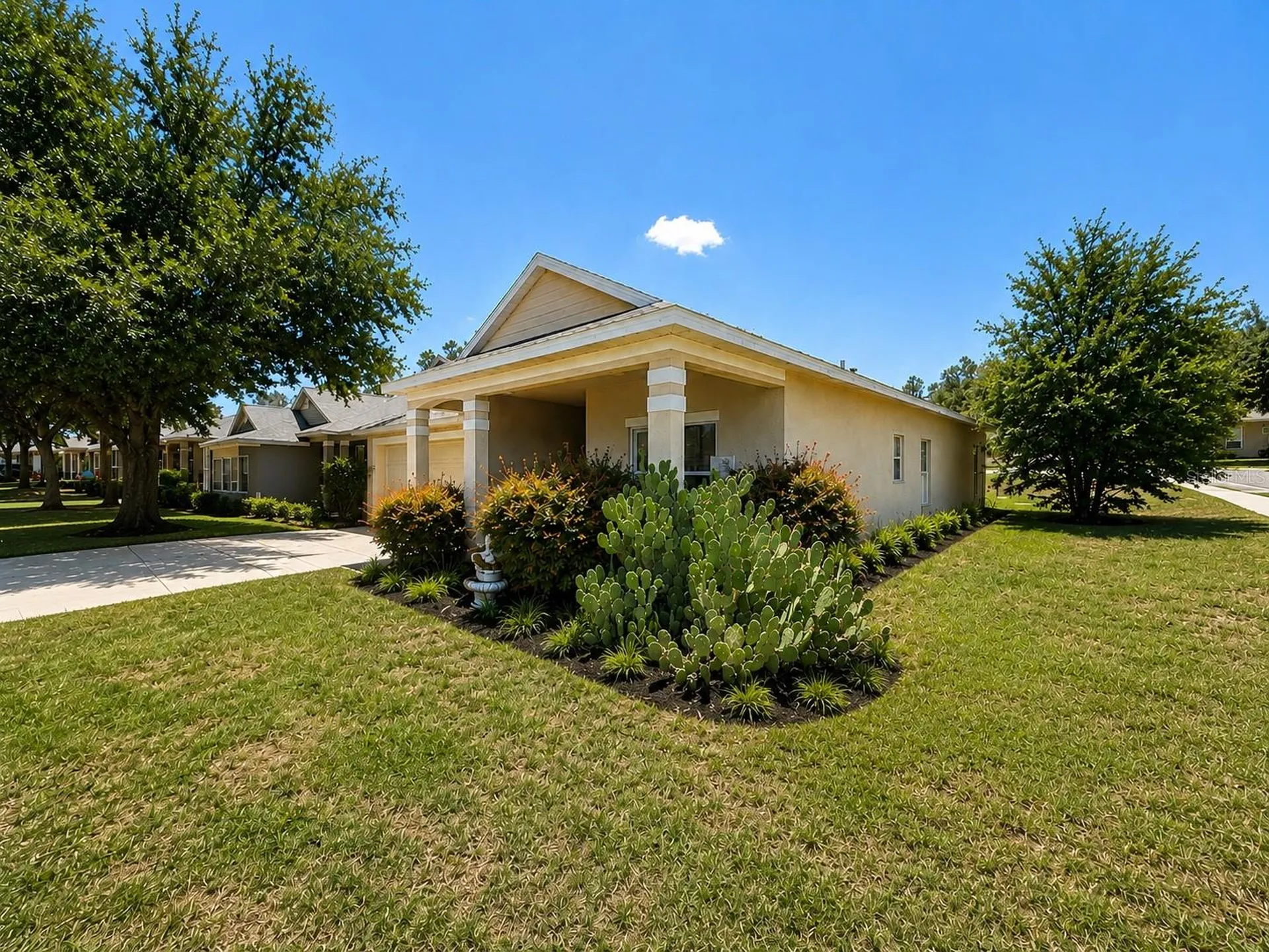 1333 Kellogg Drive Tavares FL 32778