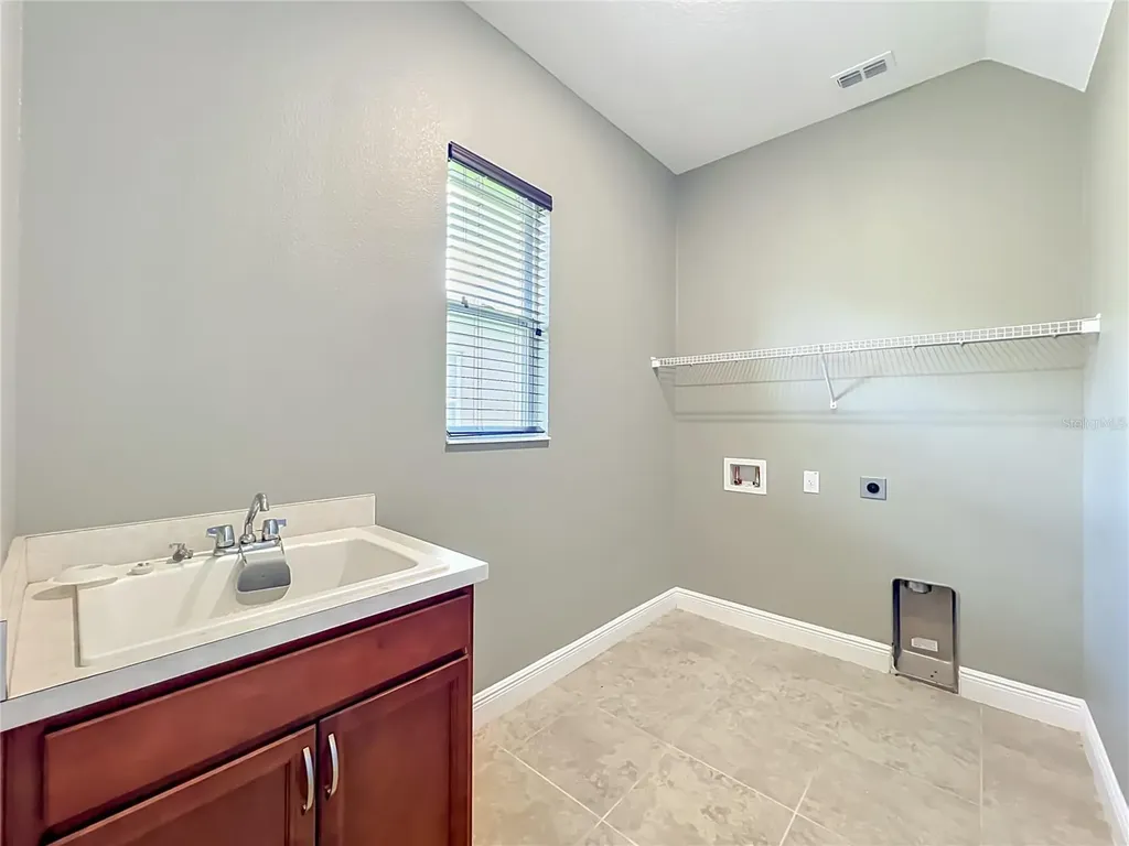 Apopka FL 32703