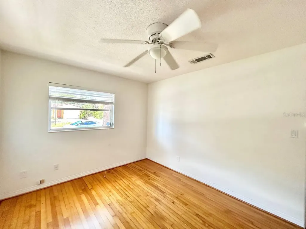631 45th Avenue N St Petersburg FL 33703