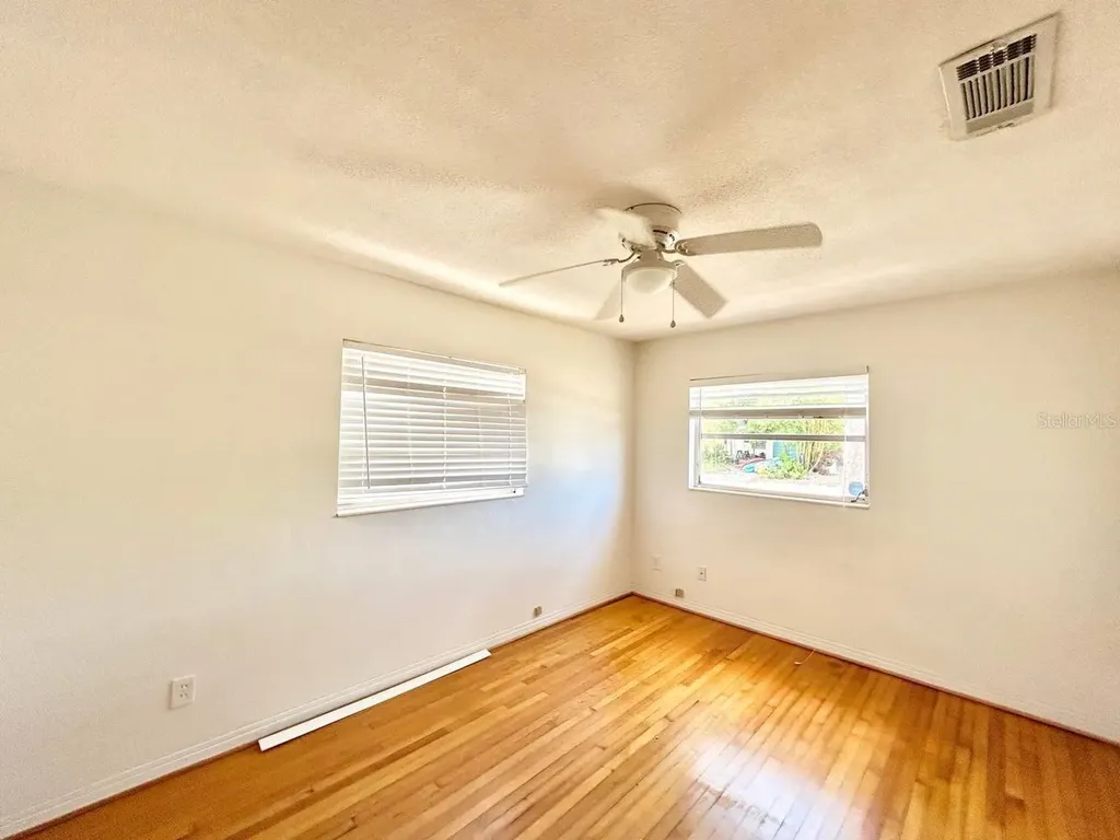 631 45th Avenue N St Petersburg FL 33703
