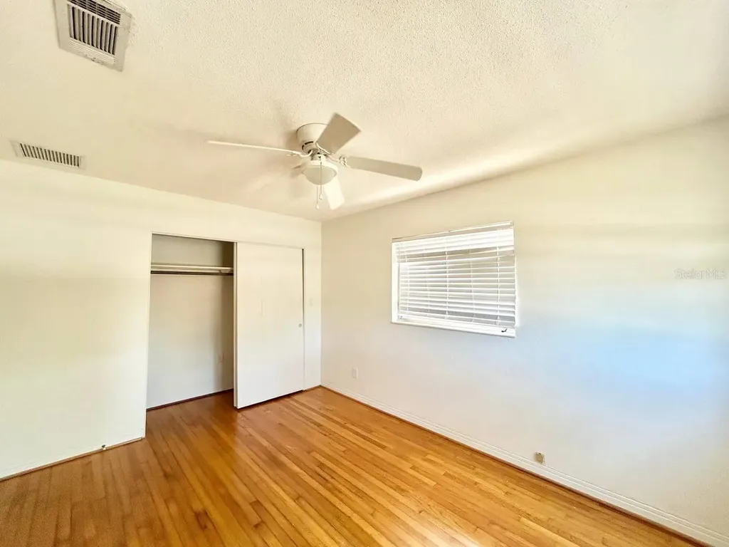 631 45th Avenue N St Petersburg FL 33703