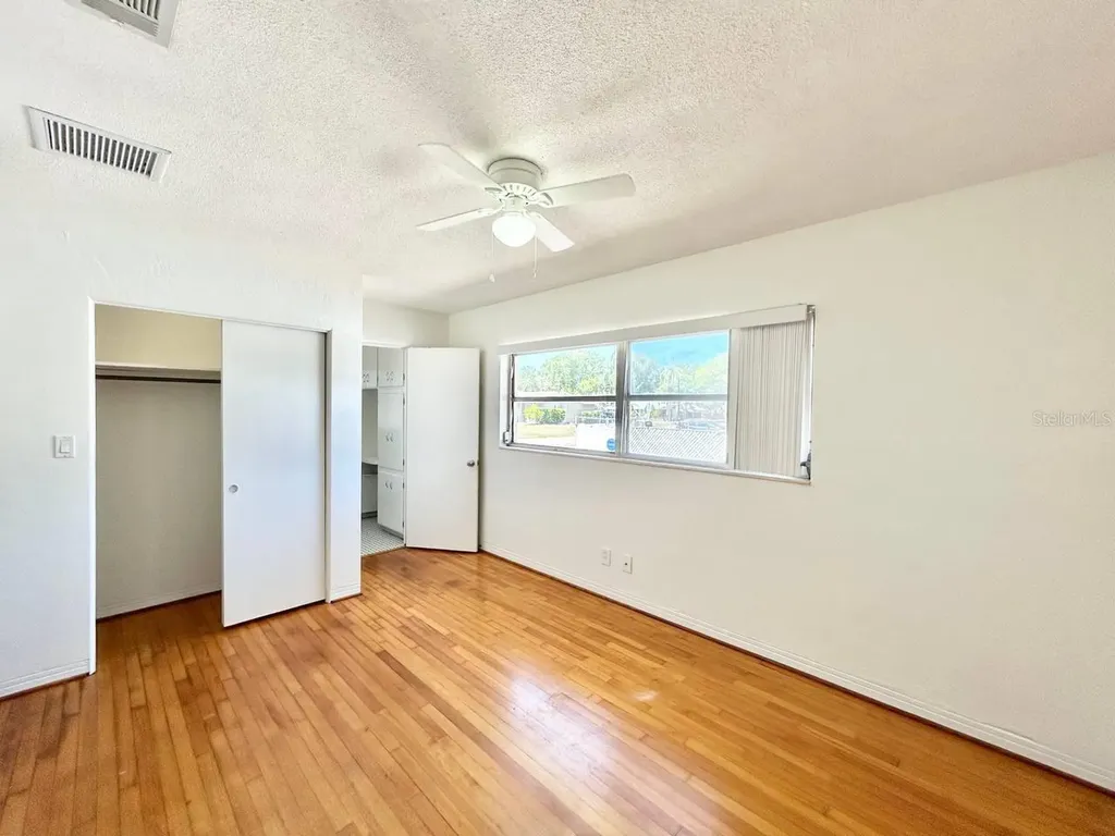 631 45th Avenue N St Petersburg FL 33703