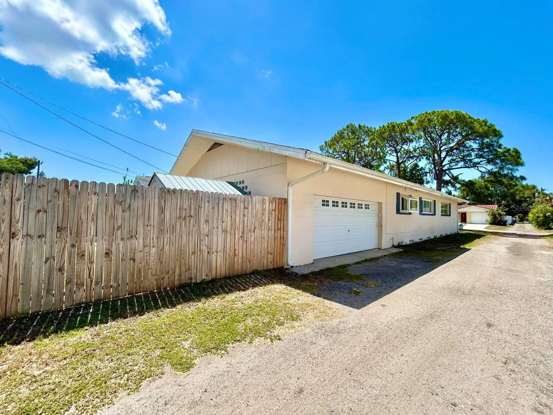 631 45th Avenue N St Petersburg FL 33703