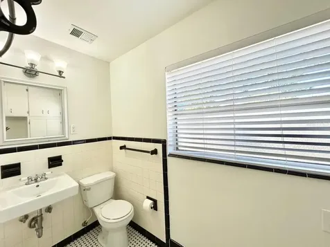 631 45th Avenue N St Petersburg FL 33703
