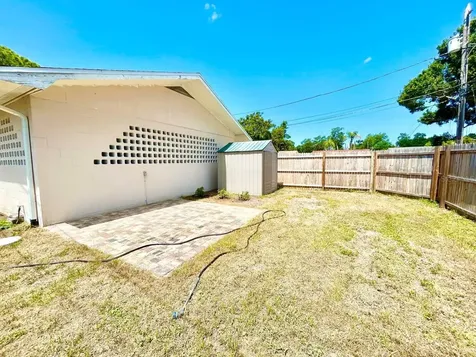 631 45th Avenue N St Petersburg FL 33703
