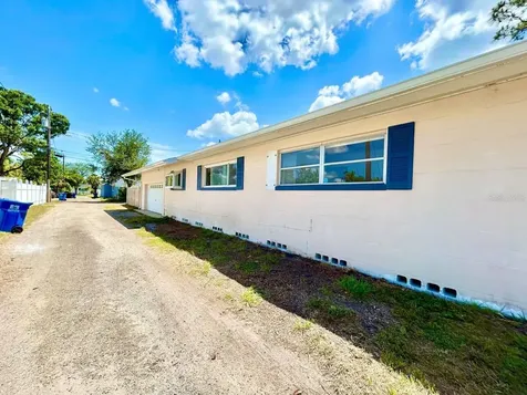 631 45th Avenue N St Petersburg FL 33703